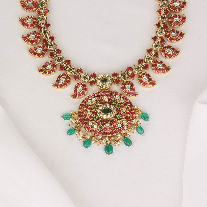 Shreya Kundan Short Necklace