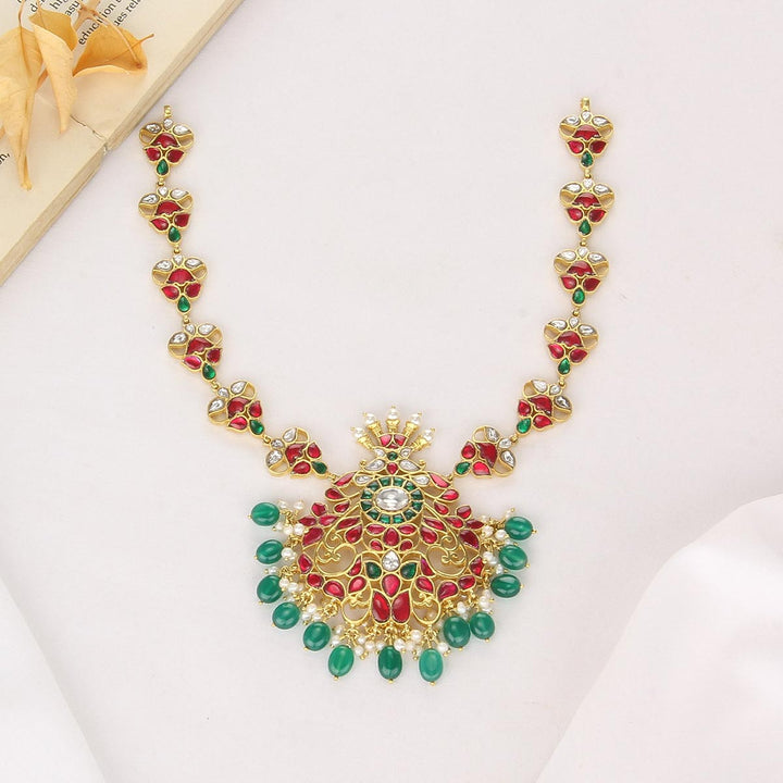Pretty Kundan Short Necklace