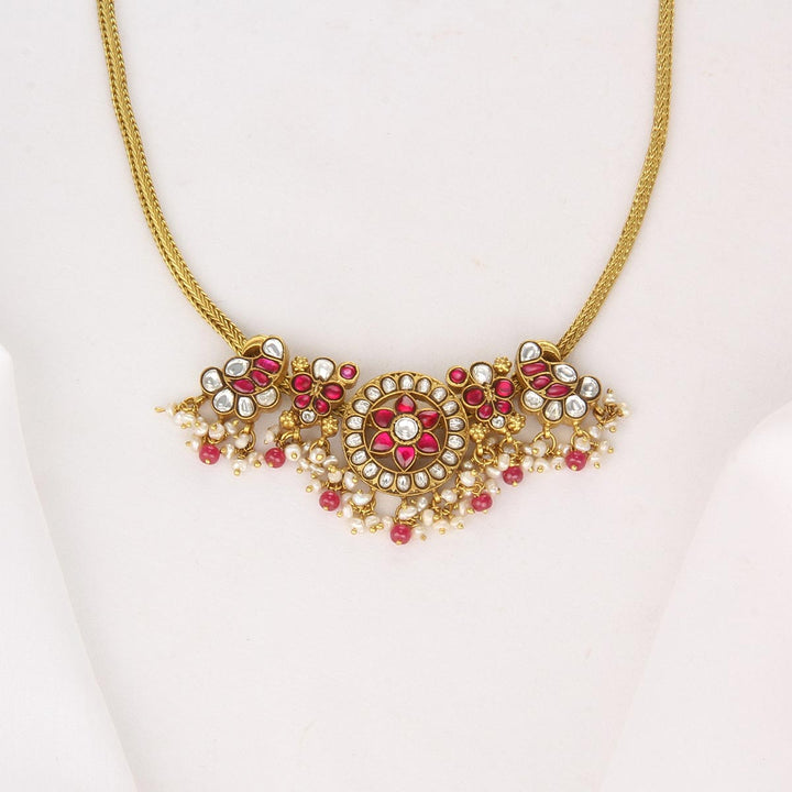 Yadavi Kundan Short Necklace