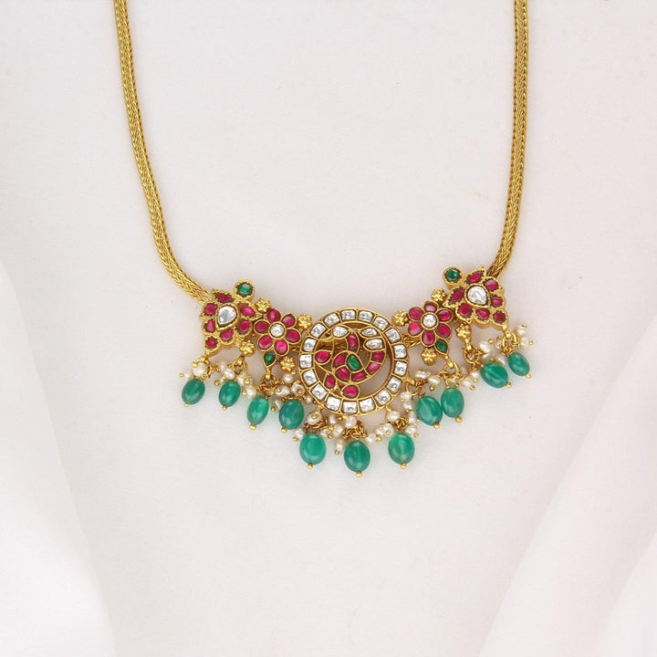 Zohra Kundan Short Necklace