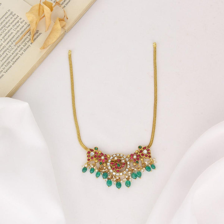 Zohra Kundan Short Necklace