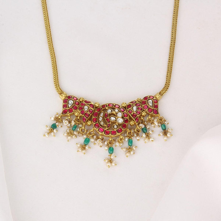 Saumya Kundan Short Necklace