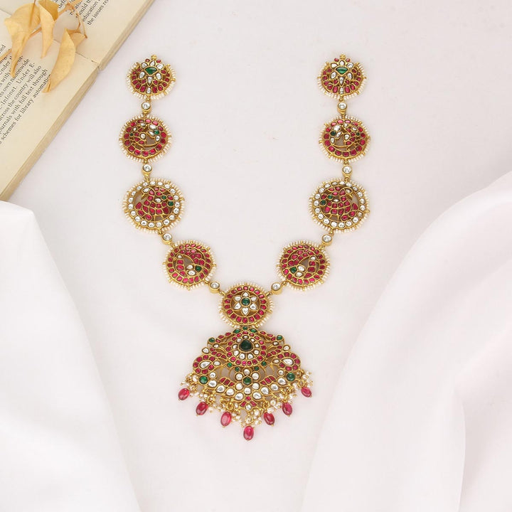 Grandeur Kundan Short Necklace