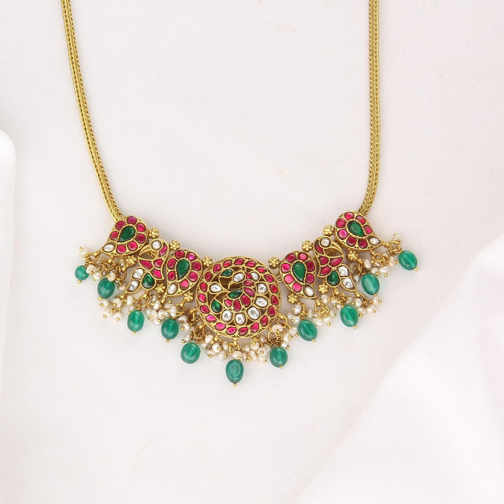 Manvika Kundan Short Necklace