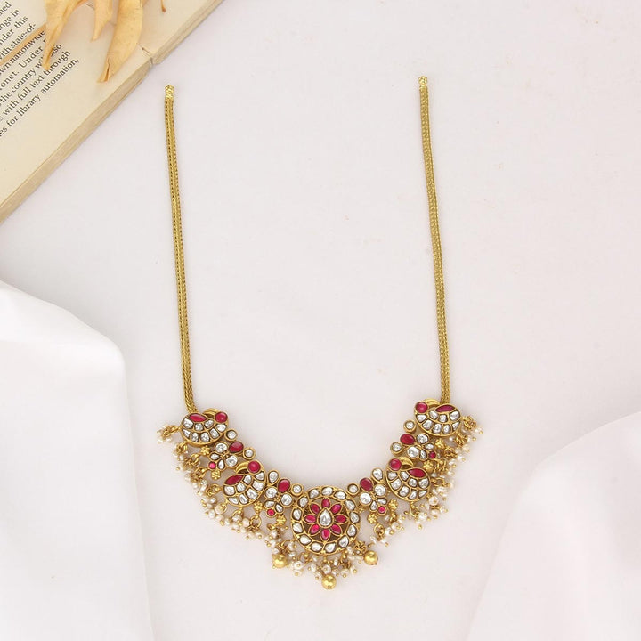 Pranavi Kundan Short Necklace