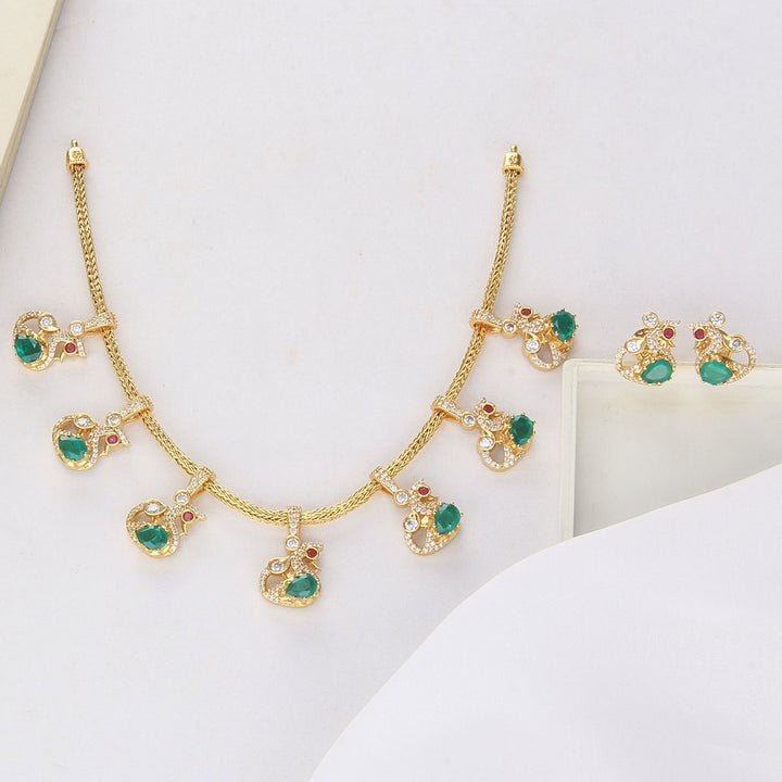 Amazing Short Necklace Set