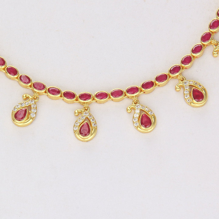 Stunning Short Necklace Set