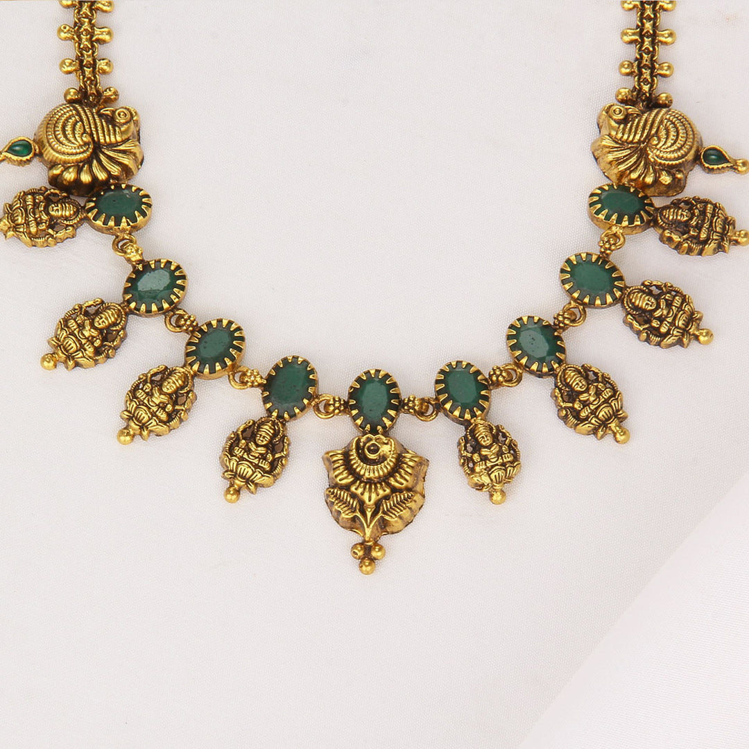 Frizza Nagas Short Necklace