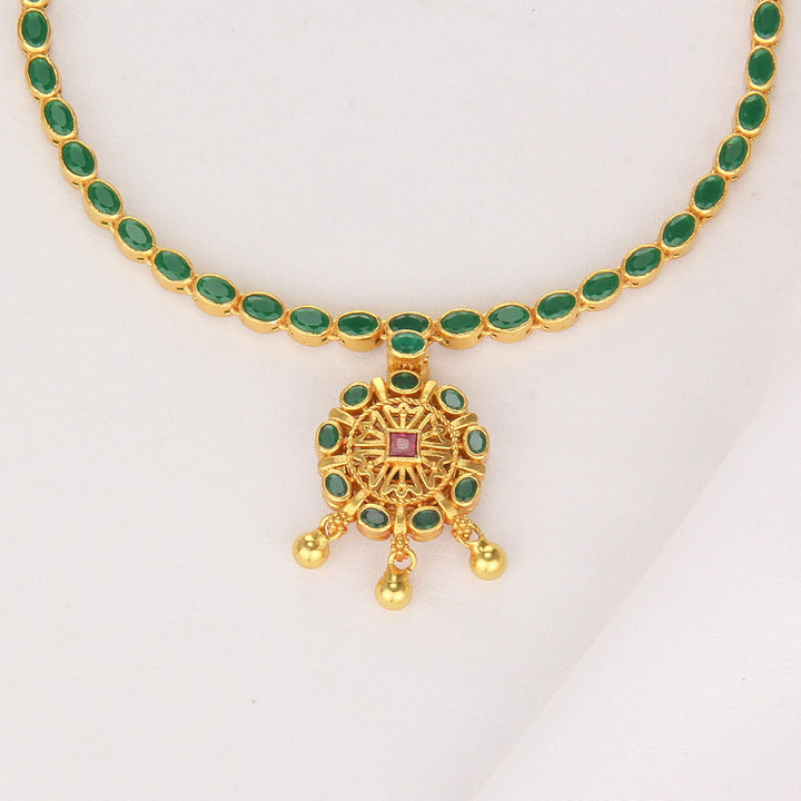 Attractive Reversible Short Necklace