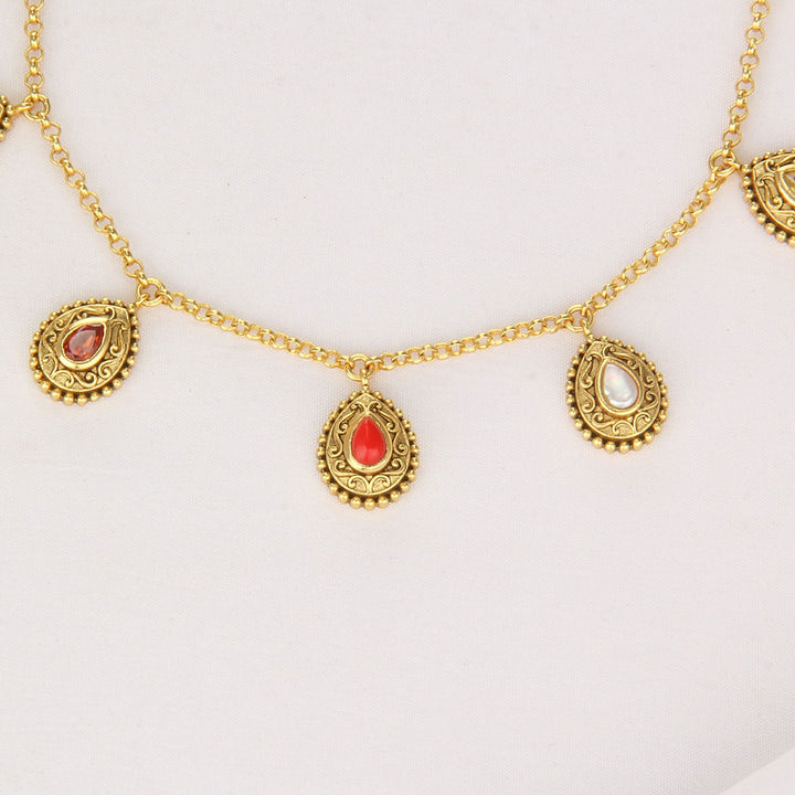 Lisha Nagas Short Necklace Set
