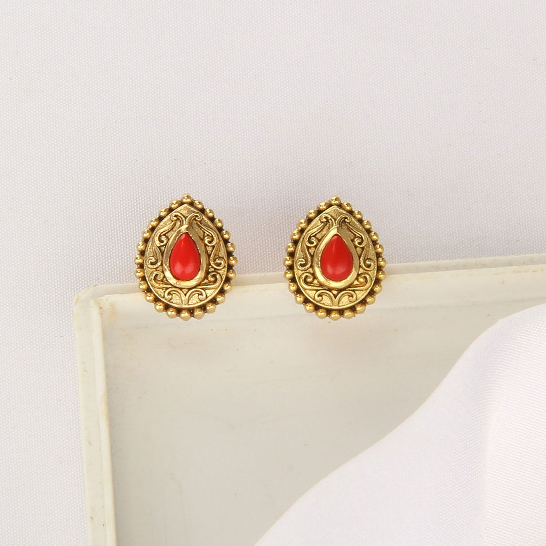 Lisha Nagas Short Necklace Set