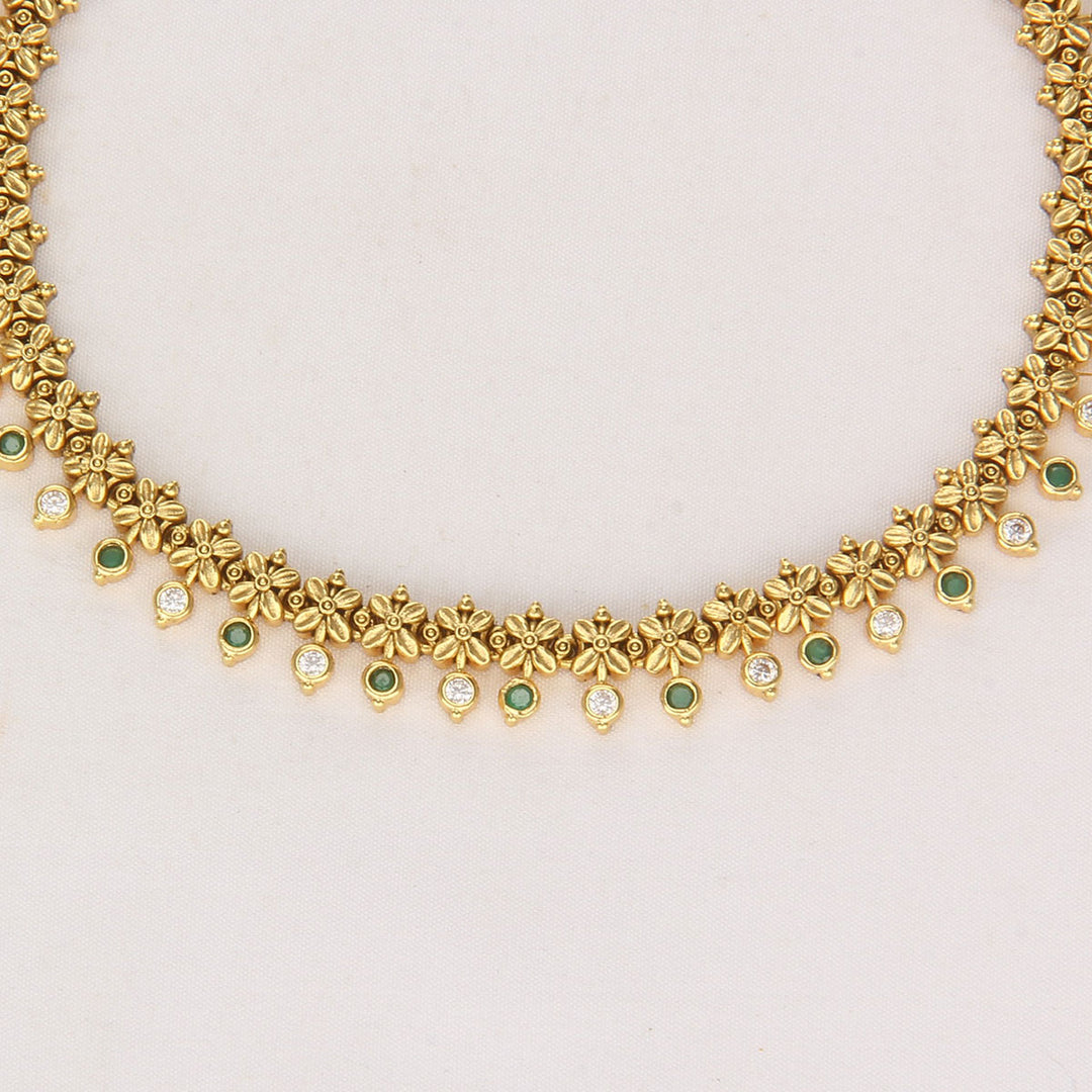 Krisha Nagas Short Necklace Set