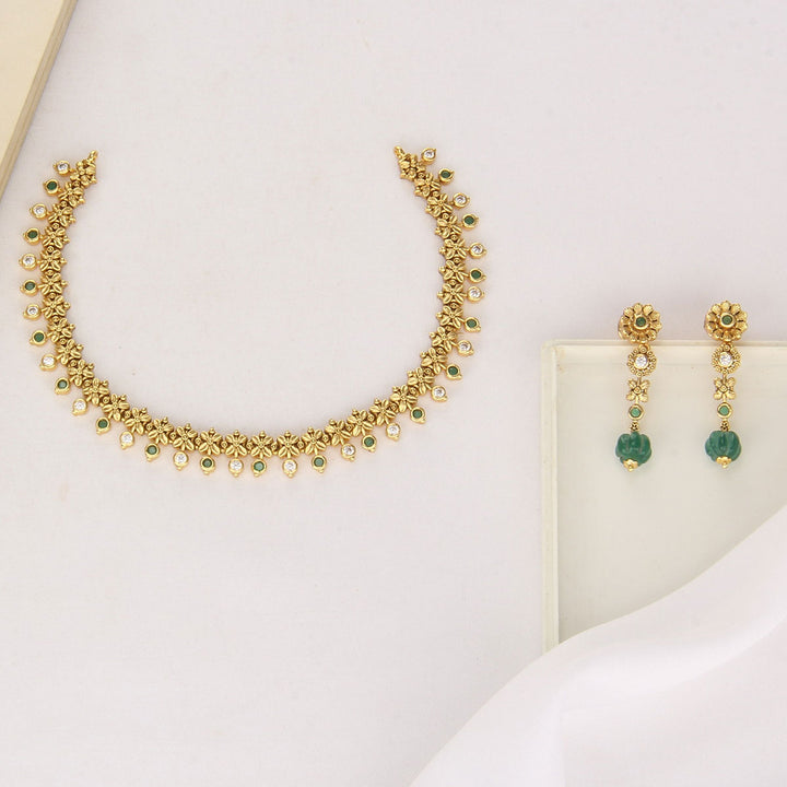 Krisha Nagas Short Necklace Set