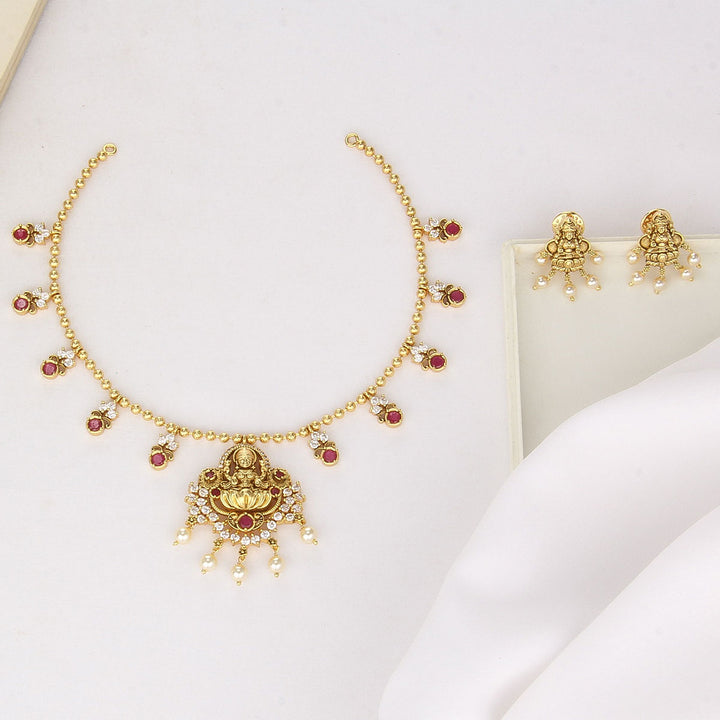 Sparkling Nagas Short Necklace Set