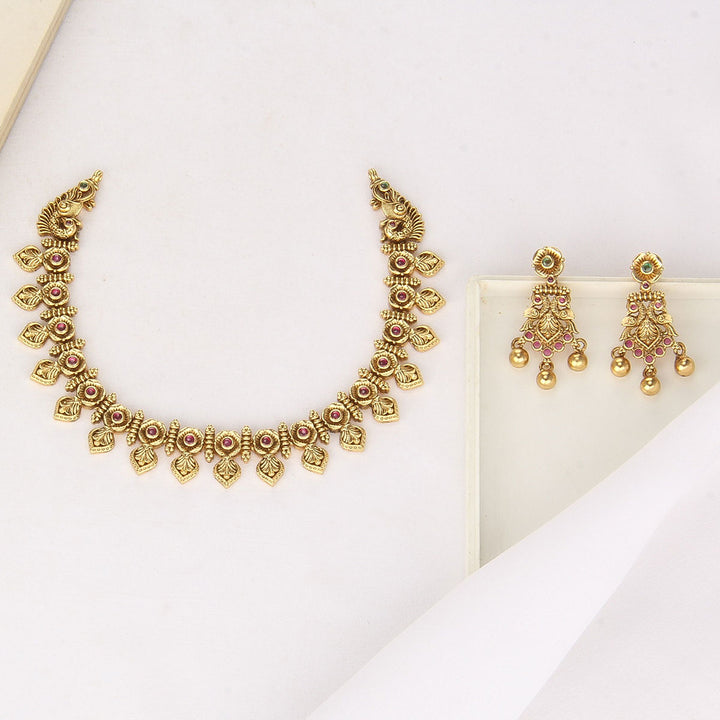Lashikha Nagas Short Necklace Set