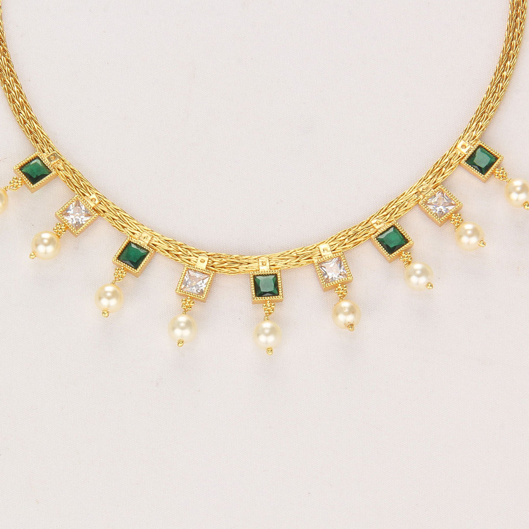 Beautiful Short Necklace Set