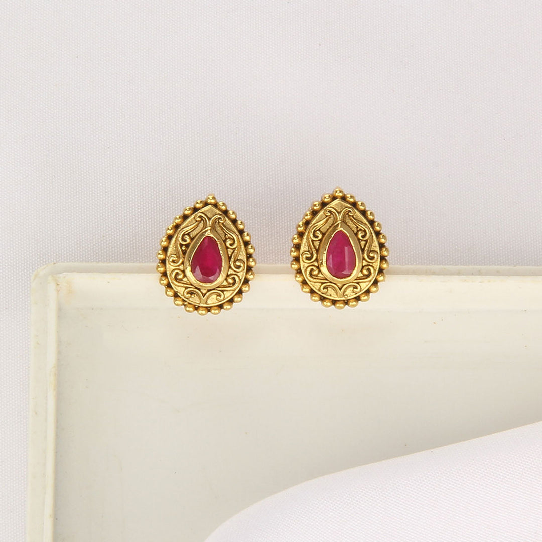 Yashika Nagas Short Necklace Set