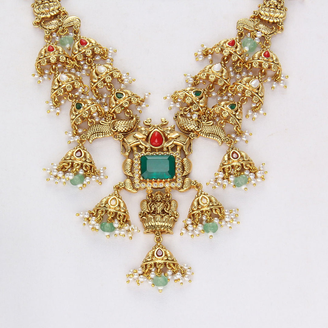 Luxurious Nagas Short Necklace Set
