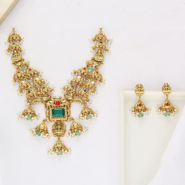 Luxurious Nagas Short Necklace Set
