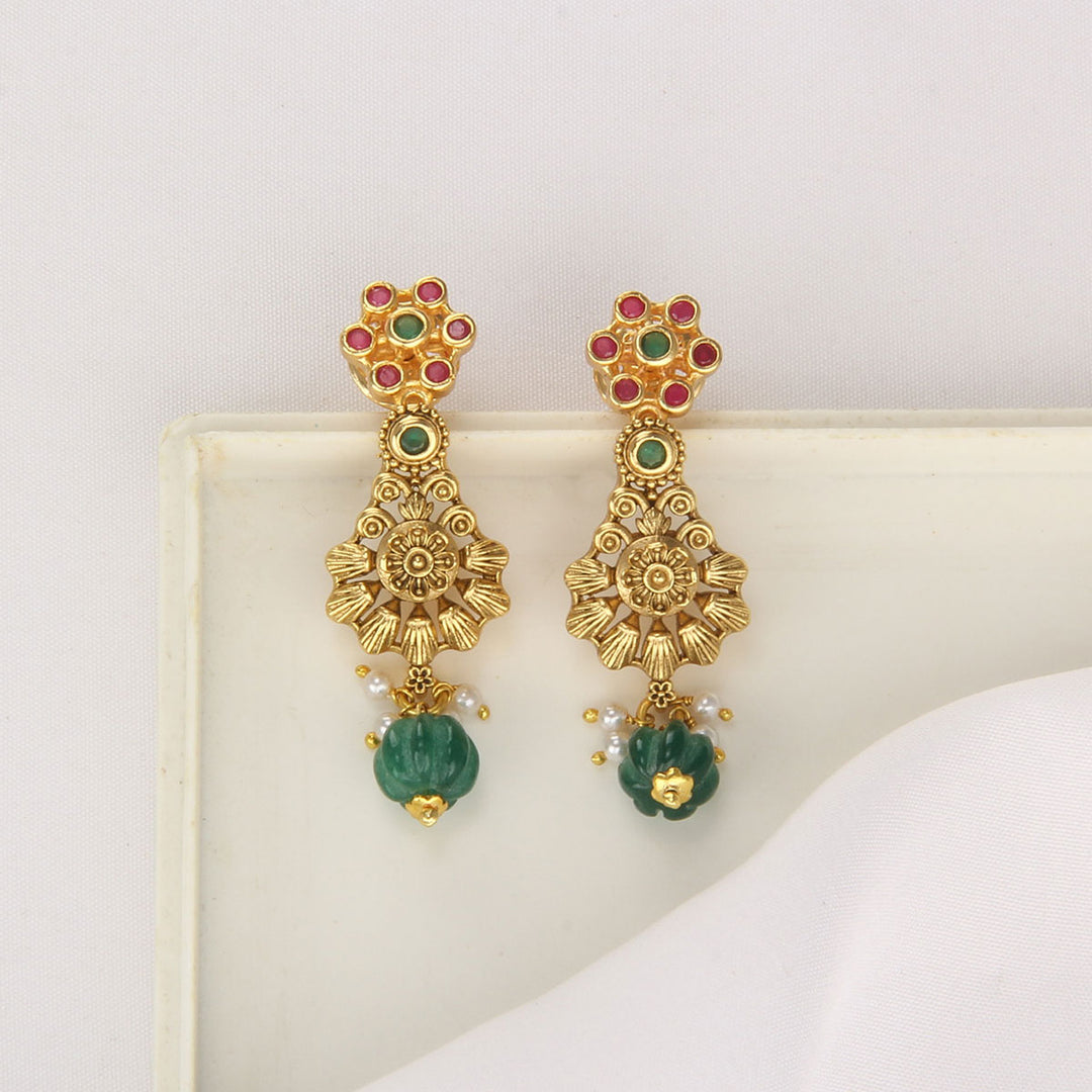Timeless Elegance Short Necklace Set