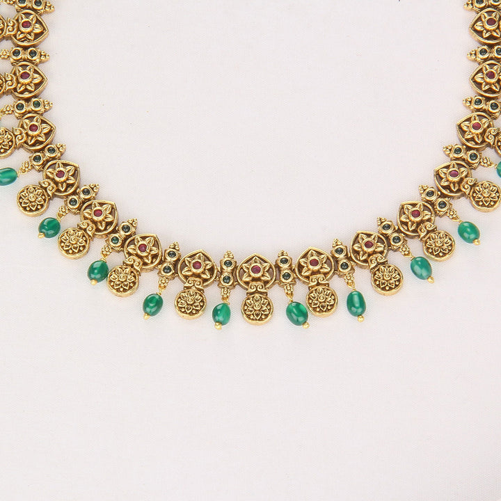 Inisha Nagas Short Necklace Set