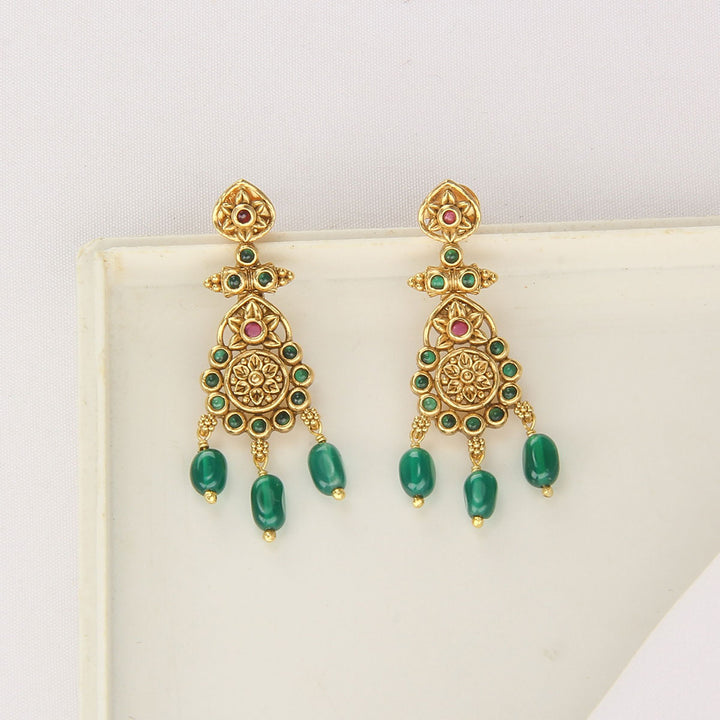 Inisha Nagas Short Necklace Set