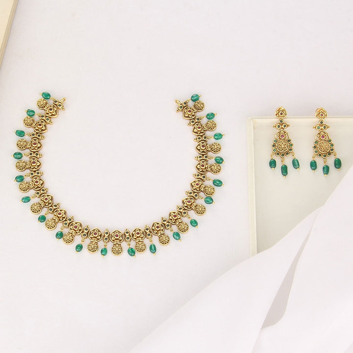 Inisha Nagas Short Necklace Set