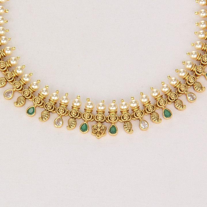 Nishka Nagas Short Necklace Set