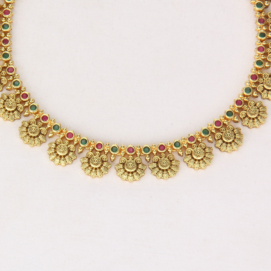 Trishya Nagas Short Necklace Set