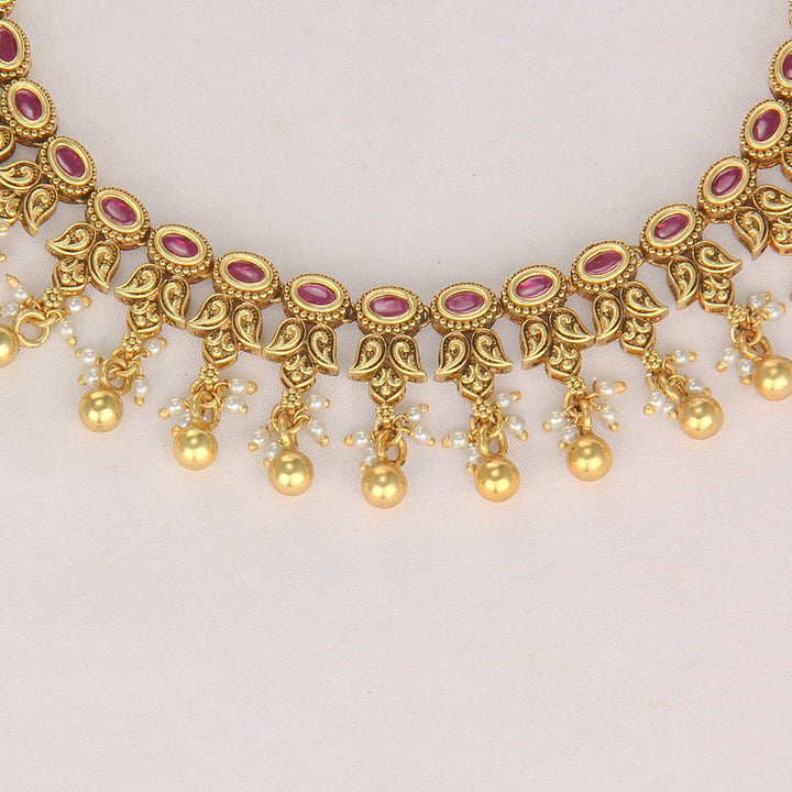 Henisha Nagas Short Necklace Set