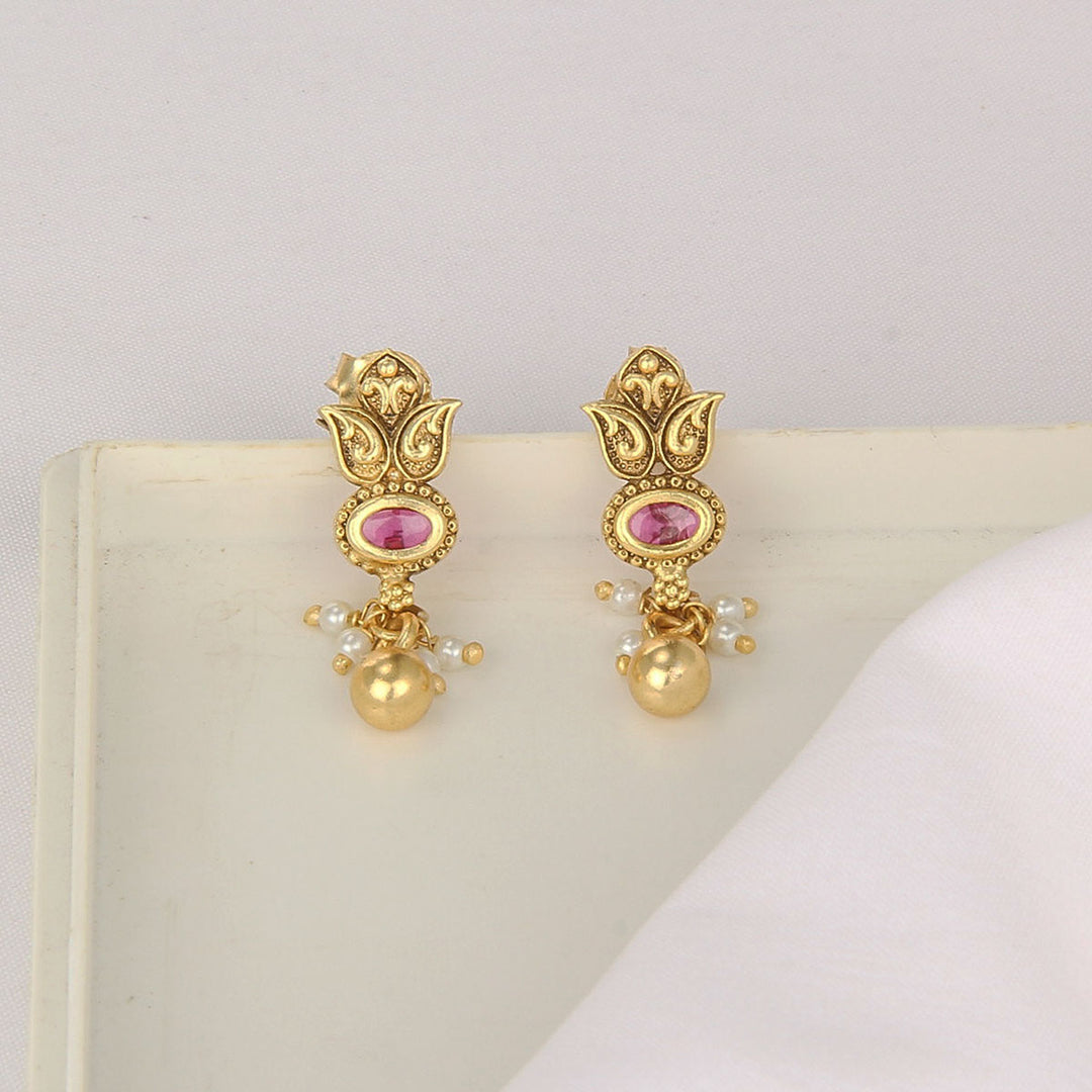 Henisha Nagas Short Necklace Set