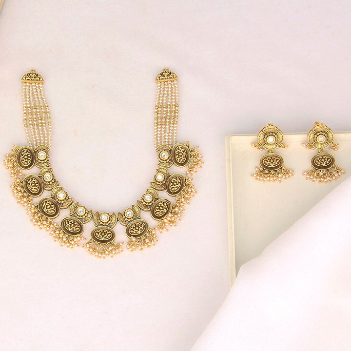 Jeshvika Nagas Short Necklace Set
