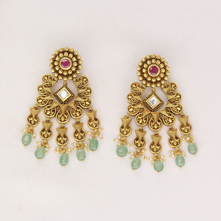 Grandeur Nagas Choker Necklace Set