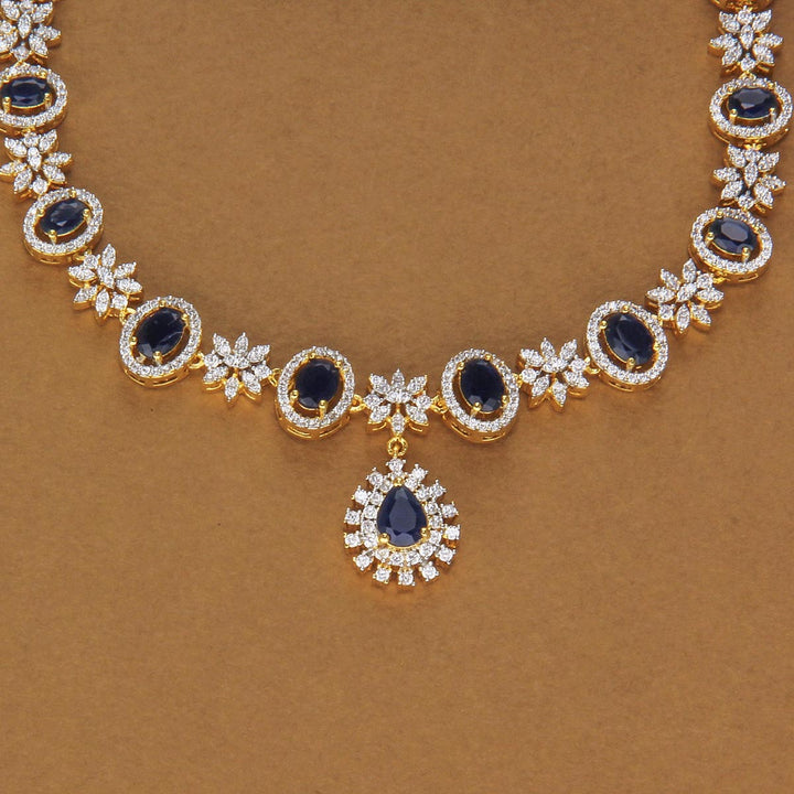 Attractive Avikam Short Necklace Set