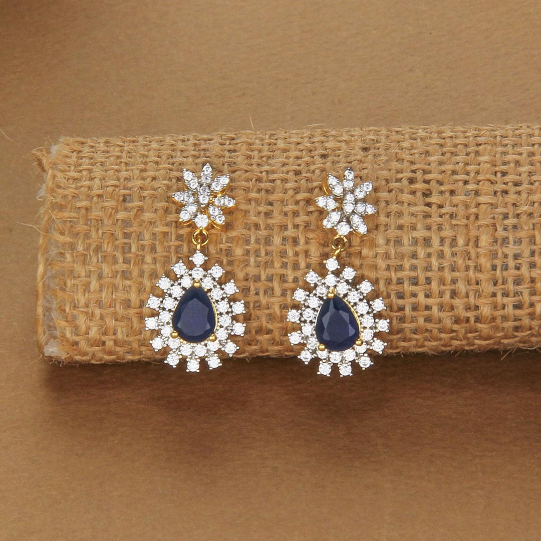 Attractive Avikam Short Necklace Set