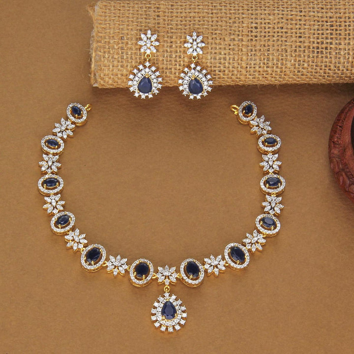 Attractive Avikam Short Necklace Set