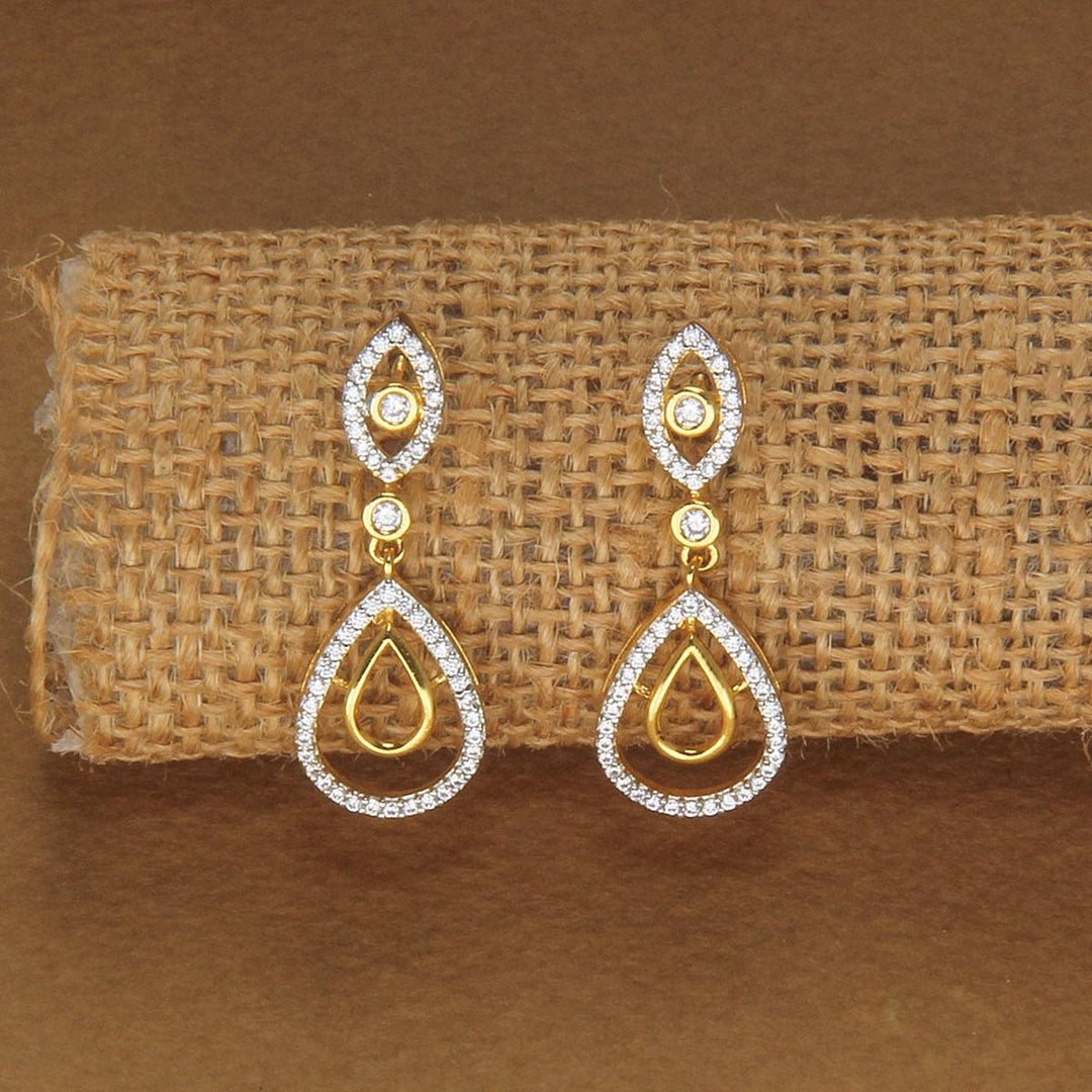 Chic & Trendy Avikam Short Necklace Set