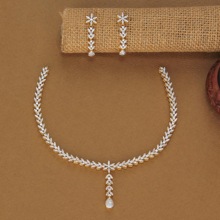 Trendy Glow Avikam Short Necklace Set