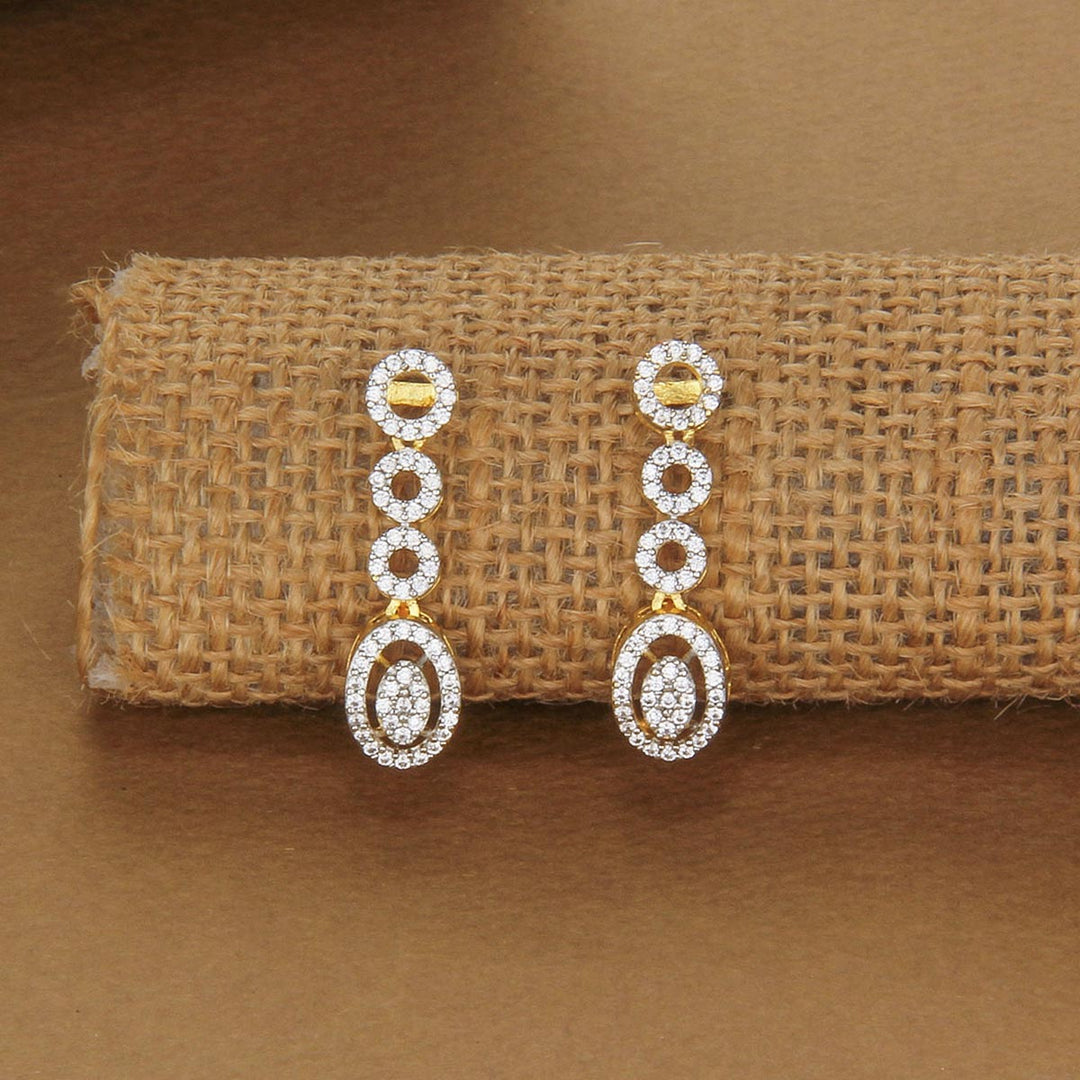 Sparkling Avikam Short Necklace Set