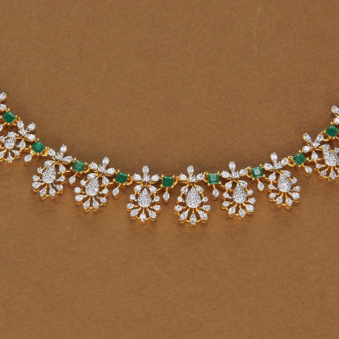 Chic & Fabulous Avikam Short Necklace Set