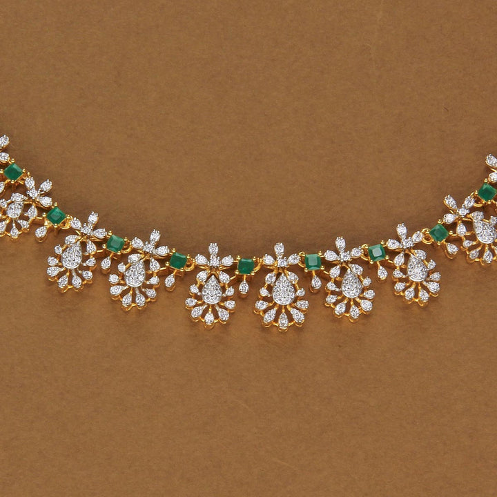 Chic & Fabulous Avikam Short Necklace Set