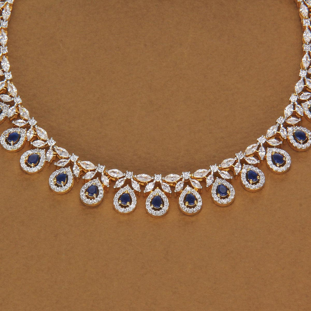 Attractive Avikam Short Necklace Set