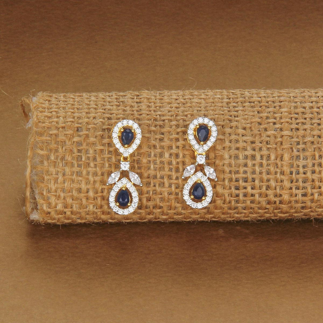 Attractive Avikam Short Necklace Set