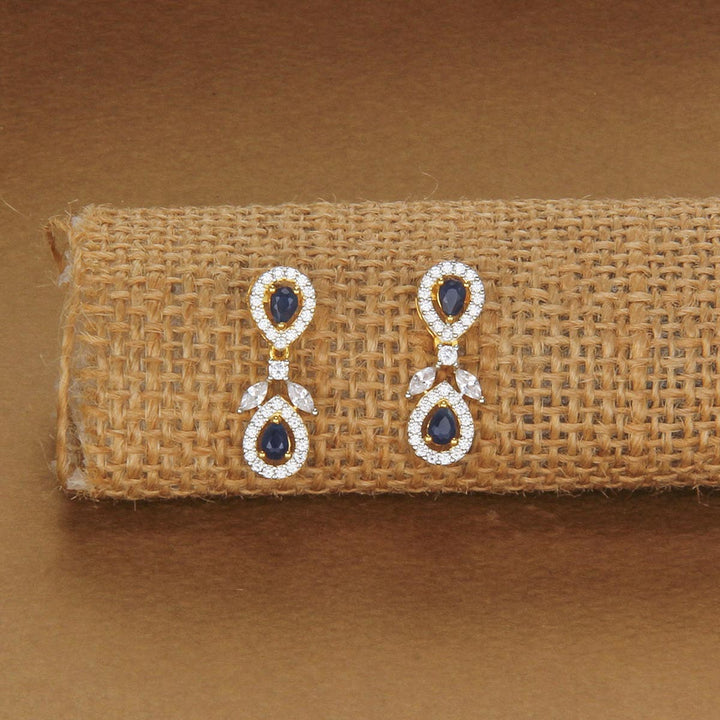 Attractive Avikam Short Necklace Set