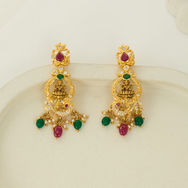 Dhriya Short Necklace Set