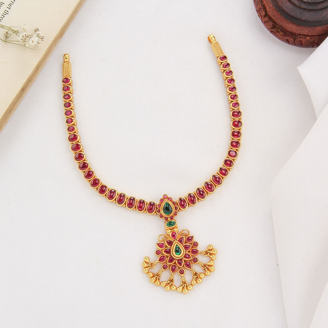 Amazing Red Stone Short Necklace