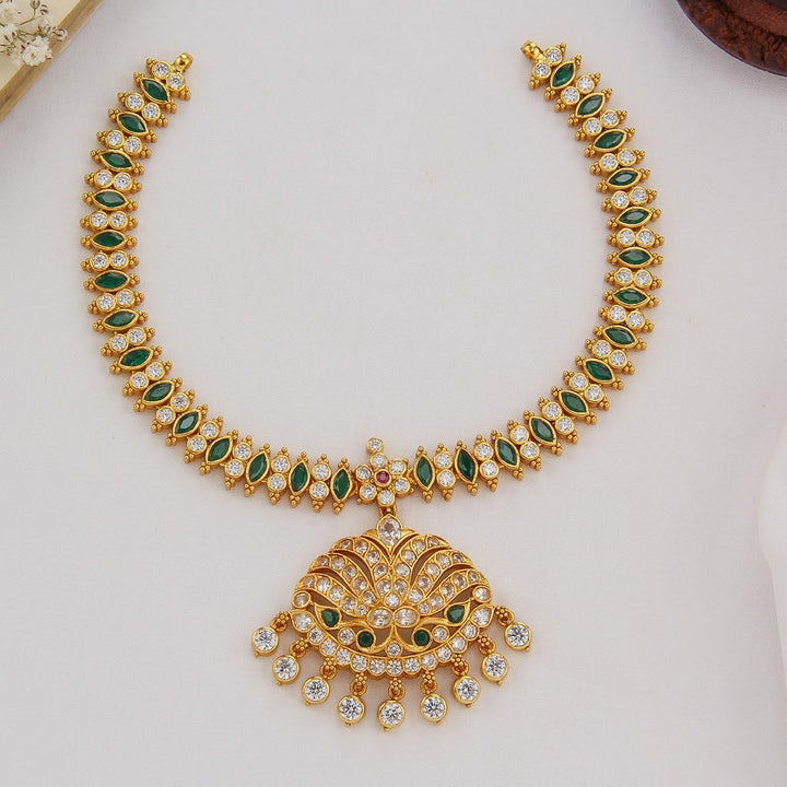 Gorgeous Stone Short Necklace