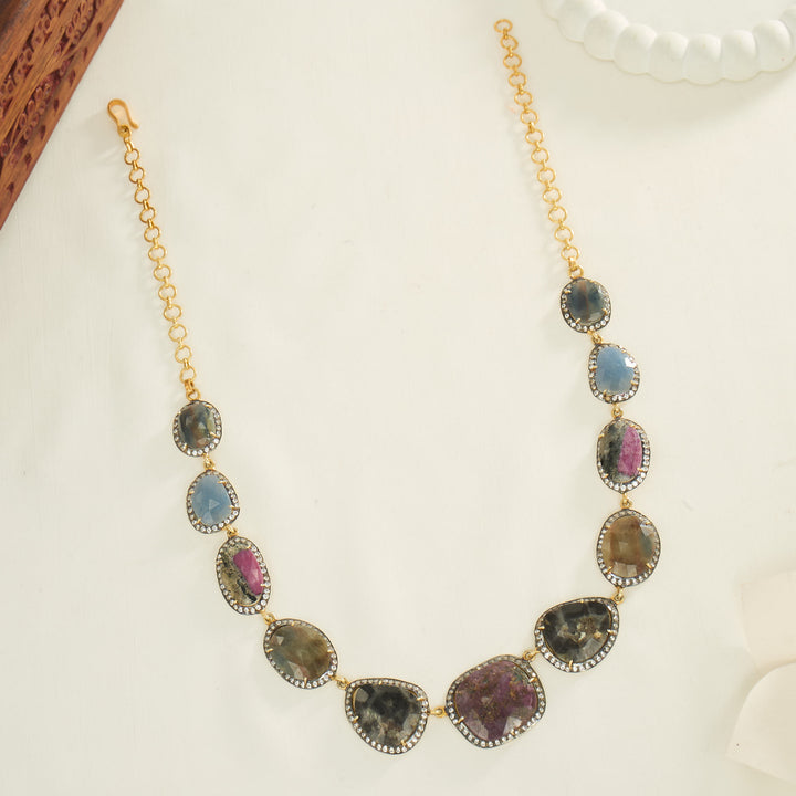 Chic & Trendy Short Necklace