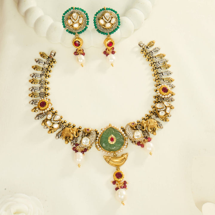 Luxurious Short Necklace Set