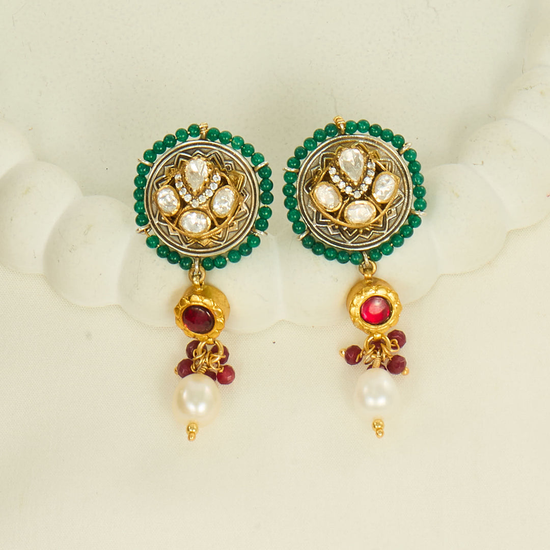 Luxurious Short Necklace Set